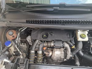 Peugeot 5008 Allure 1.6 HDI 115 FAP   - Foto 16
