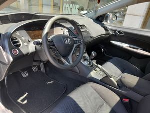 Honda Civic 1.8 i-VTEC Sport  - Foto 11