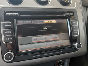 Volkswagen Touran 2.0 TDI 140cv Advance  - Foto 17