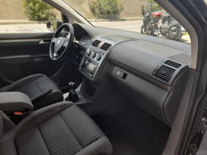 Volkswagen Touran 2.0 TDI 140cv Advance  - Foto 11