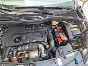 Peugeot 2008 Active 1.6 e-HDi 92  - Foto 15