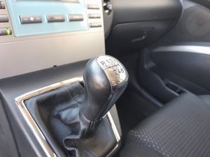 Toyota Corolla Verso 2.2 D-4D 136cv Luna  - Foto 17