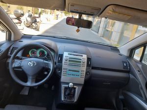 Toyota Corolla Verso 2.2 D-4D 136cv Luna  - Foto 10