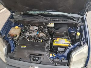 Ford Tourneo Connect  1.8 TDCi 75cv 210 S   - Foto 11