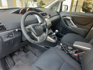 Toyota Verso 2.2 D4D 136 CV Luna   - Foto 9