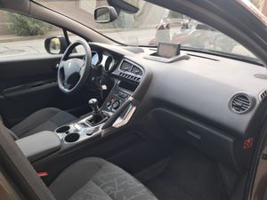 Peugeot 3008 Allure 2.0 HDI 150 FAP  - Foto 17