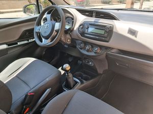 Toyota Yaris 90D Active  - Foto 8