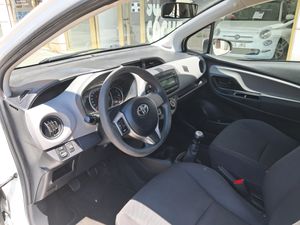 Toyota Yaris 90D Active  - Foto 14