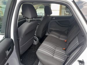 Ford Focus 1.8 TDCi Trend  - Foto 11