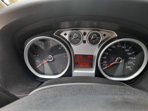 Ford Focus 1.8 TDCi Trend  - Foto 13