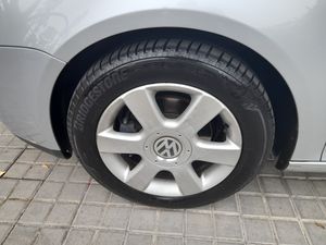Volkswagen Golf 1.9 TDI 105cv BlueMotion Highline  - Foto 9