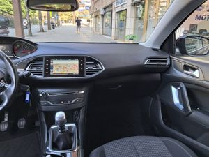 Peugeot 308 5p Business Line 1.6 BlueHDi 88KW (120CV  - Foto 11