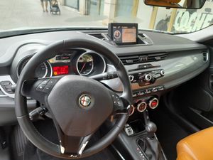 Alfa Romeo Giulietta 2.0 JTDm 170cv TCT Distinctive  - Foto 13