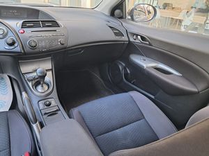 Honda Civic 1.8 i-VTEC Executive  - Foto 11
