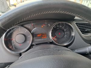 Peugeot 5008 Access 1.6 HDI 115 FAP  - Foto 11