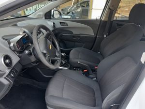 Chevrolet Aveo 1.2 LT  - Foto 9