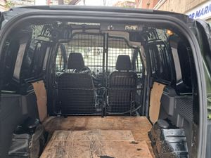 Ford Transit Courier Courier Kombi 1.5 TDCi 75cv Ambiente  - Foto 6