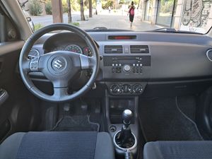 Suzuki Swift 1.3 GL 5p  - Foto 8