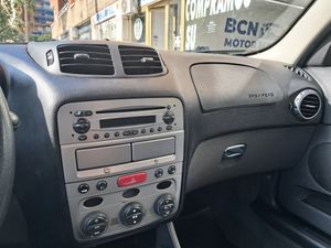 Alfa Romeo 147 1.6 TS 105CV Distinctive  - Foto 12