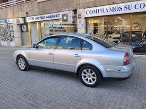 Volkswagen Passat 2.0 Advance 130CV  - Foto 6