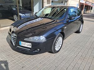 Alfa Romeo 147 1.6 TS 105CV Distinctive  - Foto 2
