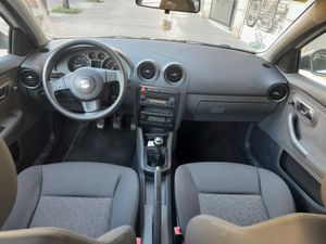 Seat Ibiza 1.4 16v 75cv Reference  - Foto 8