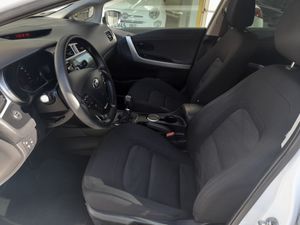 Kia Ceed 1.4 CRDi WGT 90cv Concept  - Foto 10