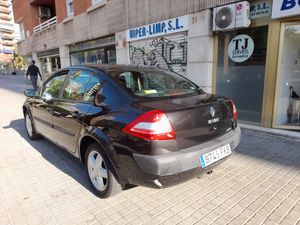 Renault Megane SEDAN CONFORT DYNAMIQUE 1.6 16V  - Foto 4
