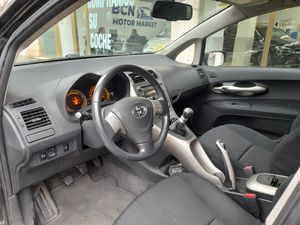 Toyota Auris 2.0 D40D ADVANCE  - Foto 9