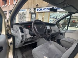 Renault Trafic Combi 6 27 P.Clim Corto Normal 2.5dCi140  - Foto 11