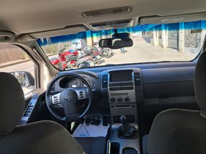 Nissan Pathfinder 2.5 dCi 174CV LE 7 plazas  - Foto 11
