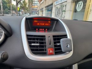 Peugeot 207 + 1.4i 75cv  - Foto 11