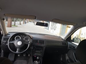 Volkswagen Golf 1.6 Conceptline 105CV  - Foto 9