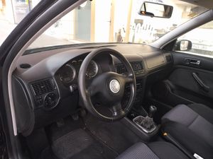 Volkswagen Golf 1.6 Conceptline 105CV  - Foto 10