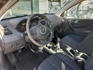 Renault Megane SEDAN CONFORT DYNAMIQUE 1.6 16V  - Foto 9