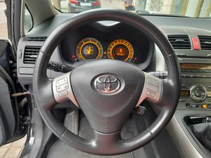 Toyota Auris 2.0 D4D Advance  - Foto 11