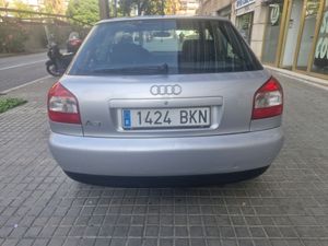 Audi A3  1.6 AMBIENTE  - Foto 6