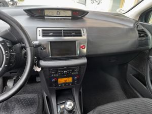 Citroën C4 1.6 HDi 110cv Exclusive  - Foto 14