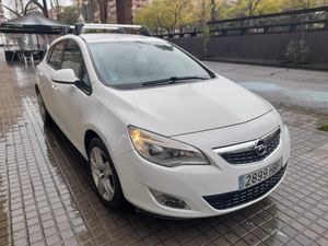 Opel Astra 1.4 Essentia  - Foto 4