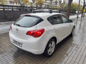 Opel Astra 1.4 Essentia  - Foto 5