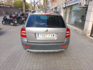 Skoda Octavia SCOUT 2.0 TDI  - Foto 5