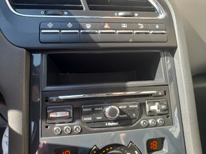 Peugeot 5008 Allure 1.6 blueHDi 88KW 120 CV  - Foto 16