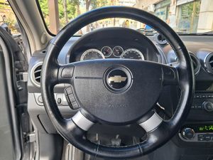 Chevrolet Aveo 1.4 16v LT  - Foto 12