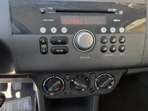 Suzuki Swift 1.3 GL 5p  - Foto 12