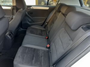 Volkswagen Golf 1.6 TDI 105cv BlueMotion  - Foto 11