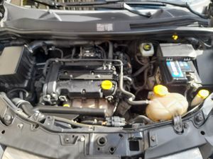 Opel Corsa CMon 1.4  - Foto 17