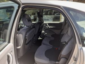 Citroën Xsara Picasso 1.6i 16v Exclusive  - Foto 11