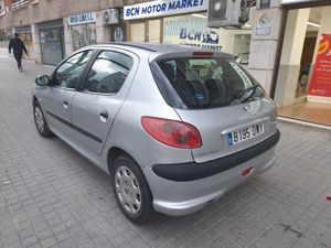 Peugeot 206 1.4 HDI XS · Diésel  - Foto 7