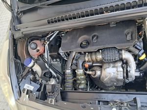 Peugeot 5008 Style 1.6 HDI115 FAP  - Foto 13