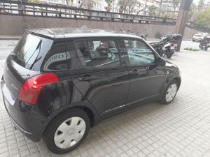 Suzuki Swift 1.3 GL MTA 5p  - Foto 6